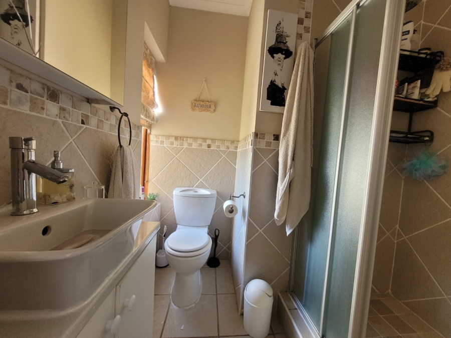 To Let 3 Bedroom Property for Rent in Paradise Beach Eastern Cape